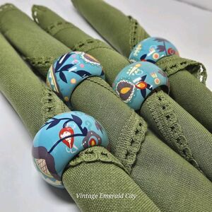 Vtg Set of 4 Wooden Hand Painted Bohemian blue/teal Floral Napkin Rings Spring